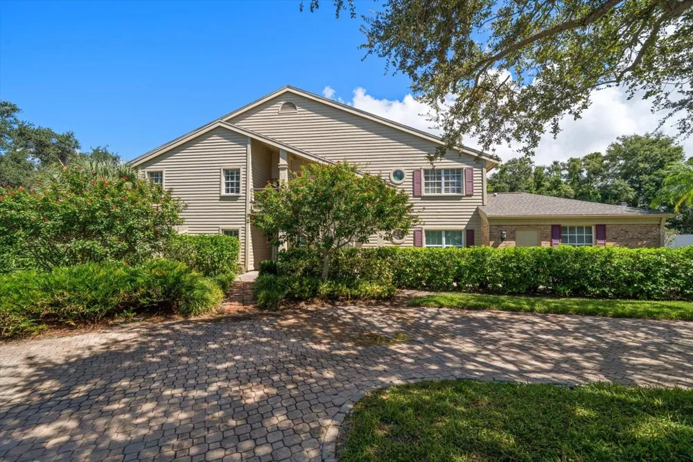 75 PELICAN PLACE Belleair, FL 33756