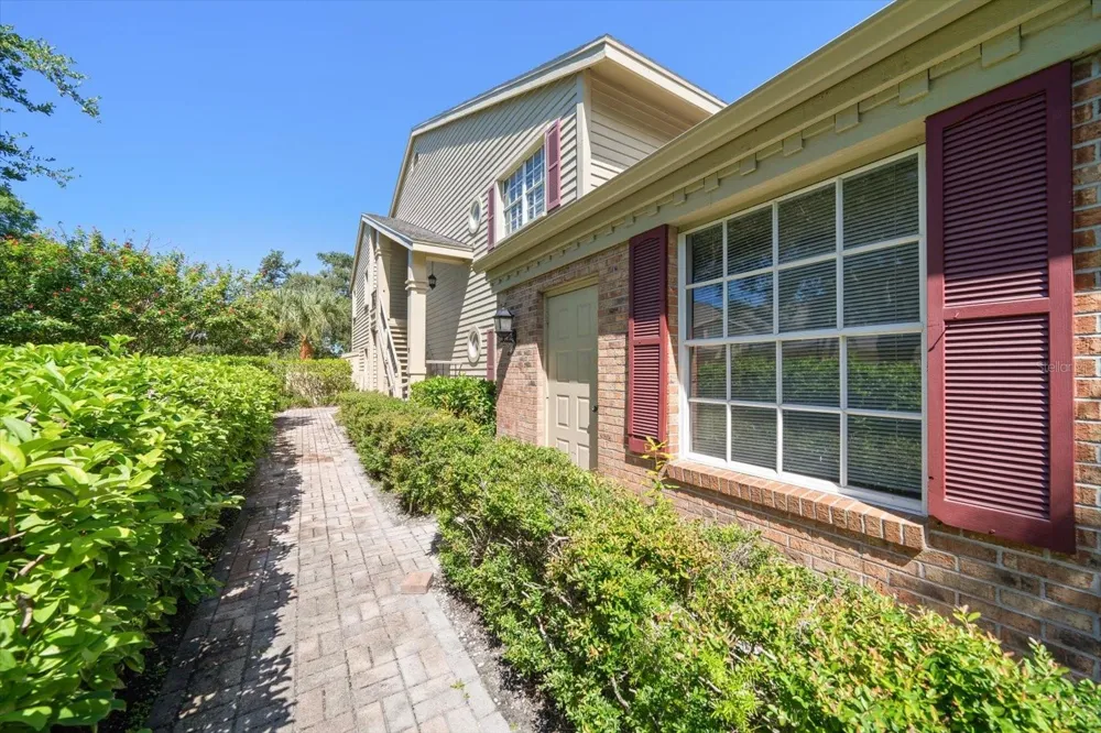 75 PELICAN PLACE Belleair, FL 33756