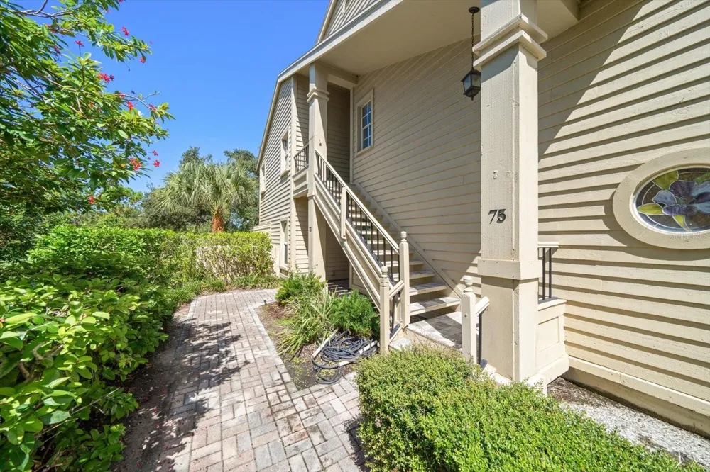 75 PELICAN PLACE Belleair, FL 33756