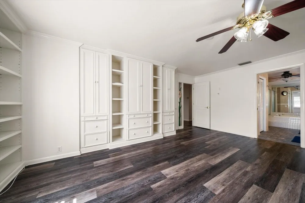 75 PELICAN PLACE Belleair, FL 33756