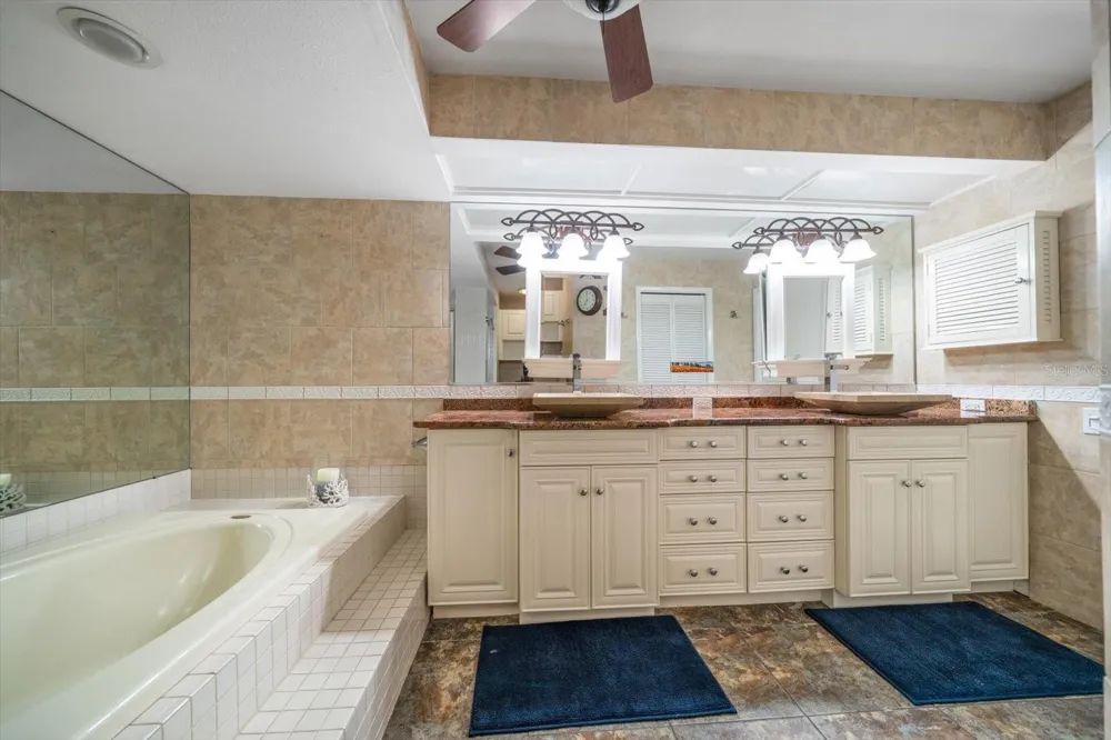 75 PELICAN PLACE Belleair, FL 33756