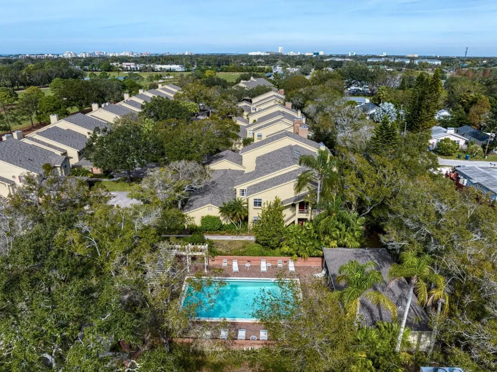 75 PELICAN PLACE Belleair, FL 33756
