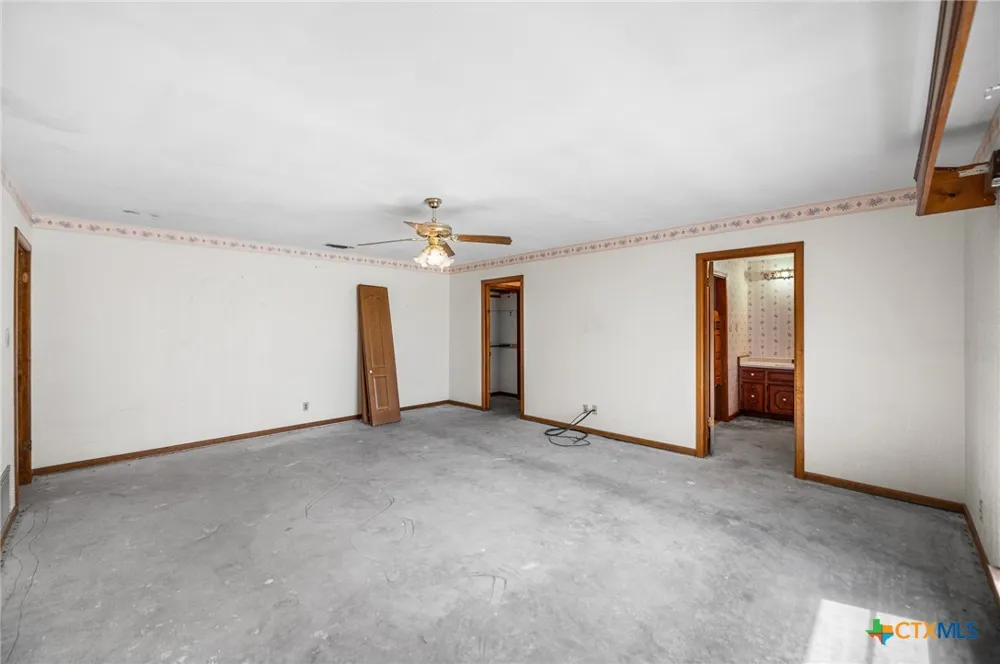 Fm-2200 Devine, TX 78016