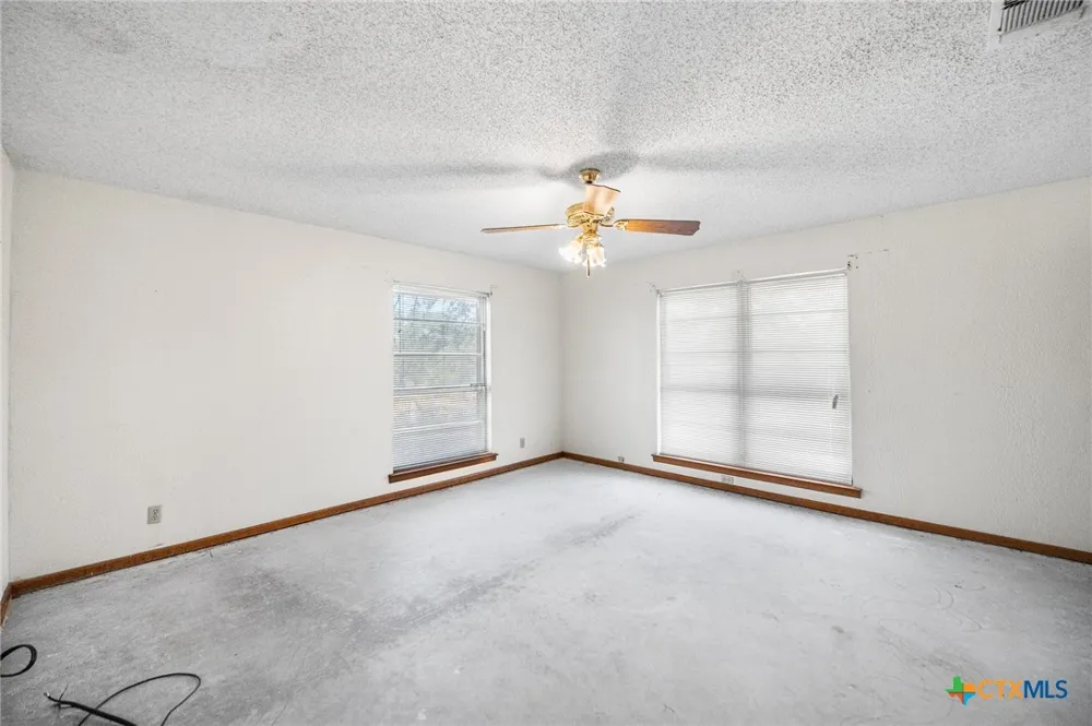 Fm-2200 Devine, TX 78016