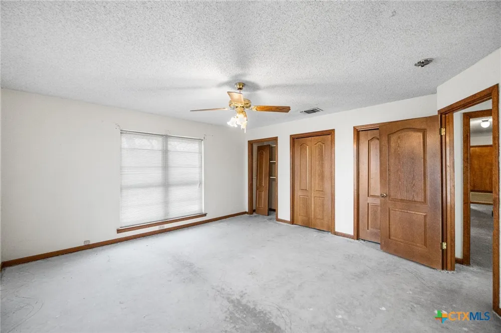 Fm-2200 Devine, TX 78016