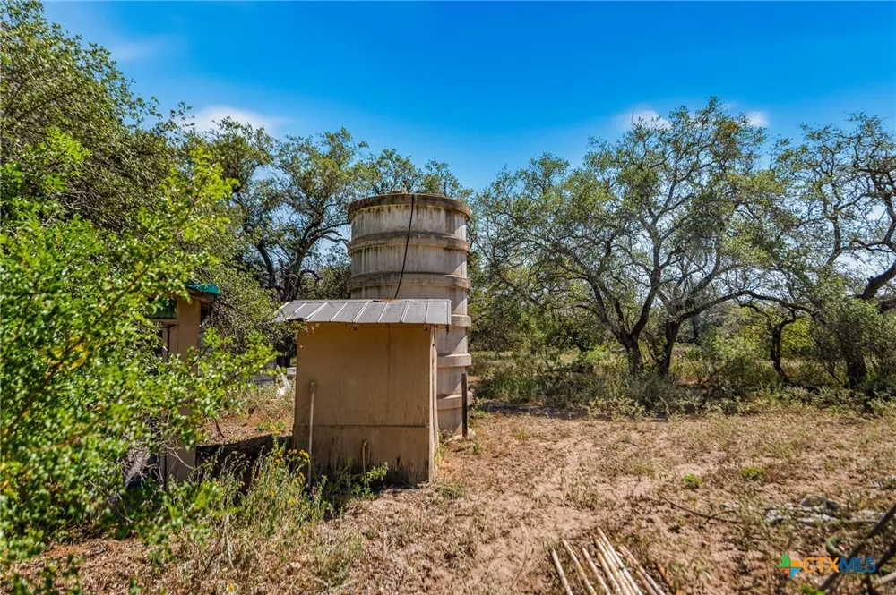 Fm-2200 Devine, TX 78016