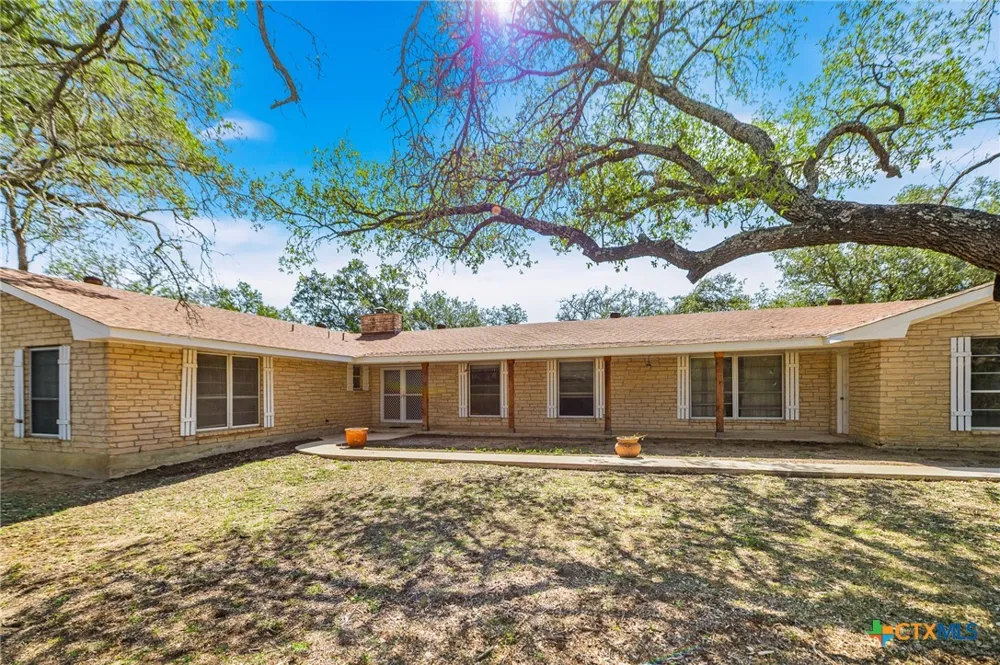 Fm-2200 Devine, TX 78016