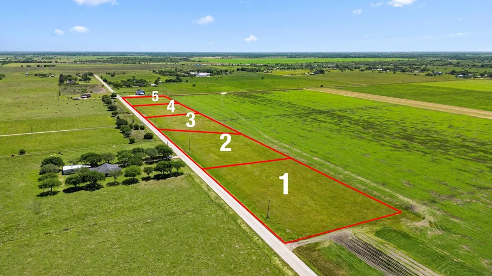 5 County Road 207 East Bernard, TX 77435