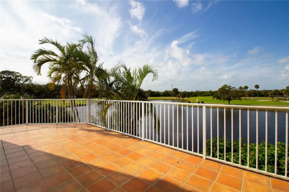 1200 COUNTRY CLUB DRIVE #1101 Largo, FL 33771