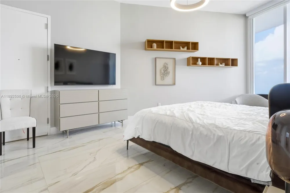 16001 Collins Ave #3705 Sunny Isles Beach, FL 33160