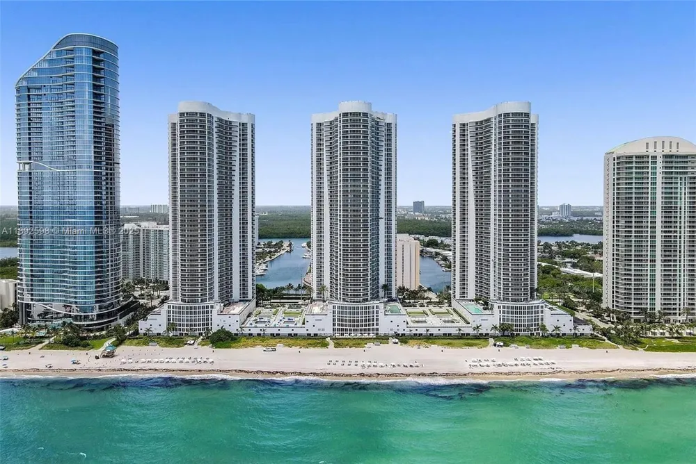 16001 Collins Ave #3705 Sunny Isles Beach, FL 33160