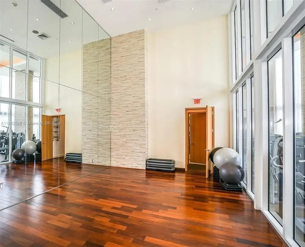 16001 Collins Ave #3705 Sunny Isles Beach, FL 33160
