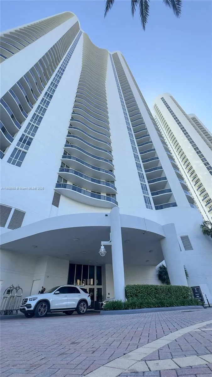 16001 Collins Ave #3705 Sunny Isles Beach, FL 33160