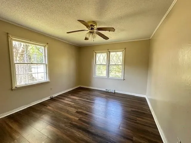 70 RIVERSIDE DR Savannah, TN 38372
