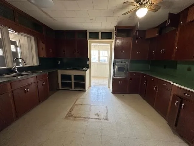 70 RIVERSIDE DR Savannah, TN 38372