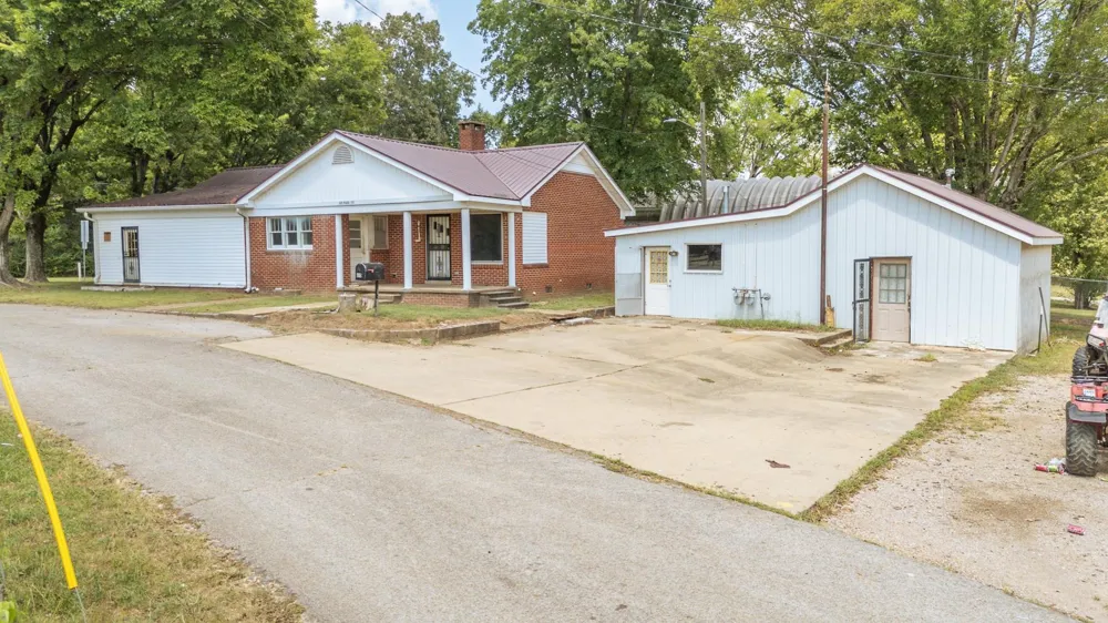 70 RIVERSIDE DR Savannah, TN 38372