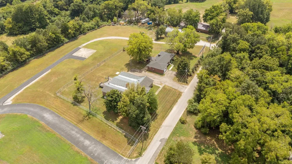 70 RIVERSIDE DR Savannah, TN 38372