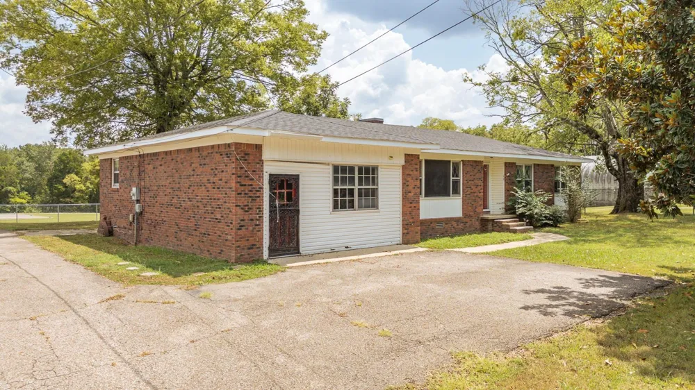 70 RIVERSIDE DR Savannah, TN 38372
