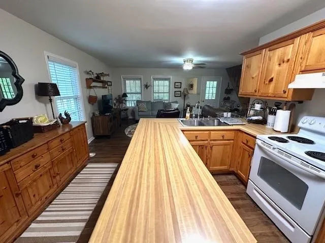 140 HUCKLEBERRY LN Savannah, TN 38372