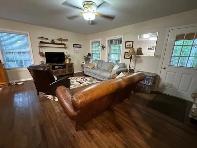 140 HUCKLEBERRY LN Savannah, TN 38372