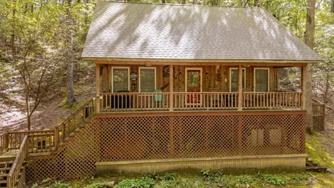 140 HUCKLEBERRY LN