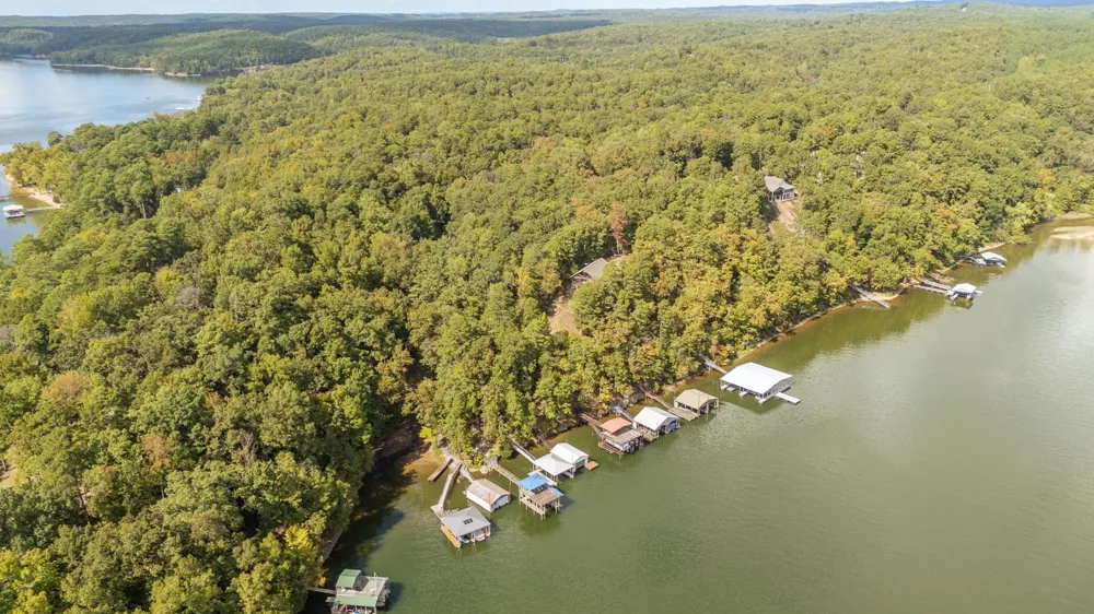 140 HUCKLEBERRY LN Savannah, TN 38372