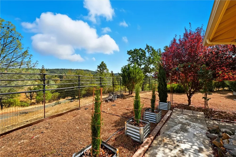 6850 High Valley Road Cobb, CA 95426