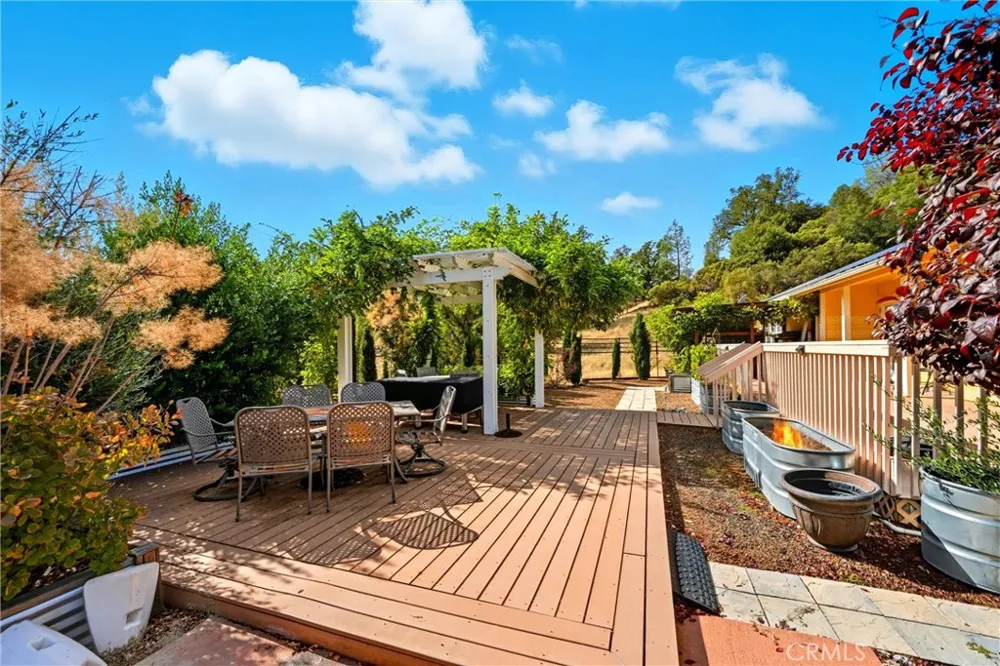 6850 High Valley Road Cobb, CA 95426