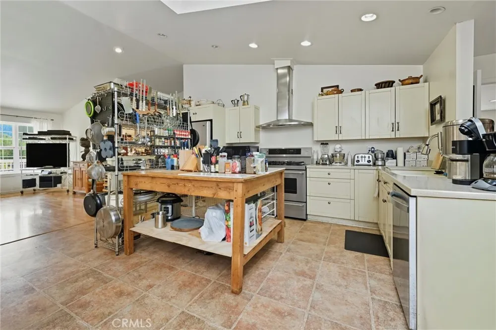 6850 High Valley Road Cobb, CA 95426