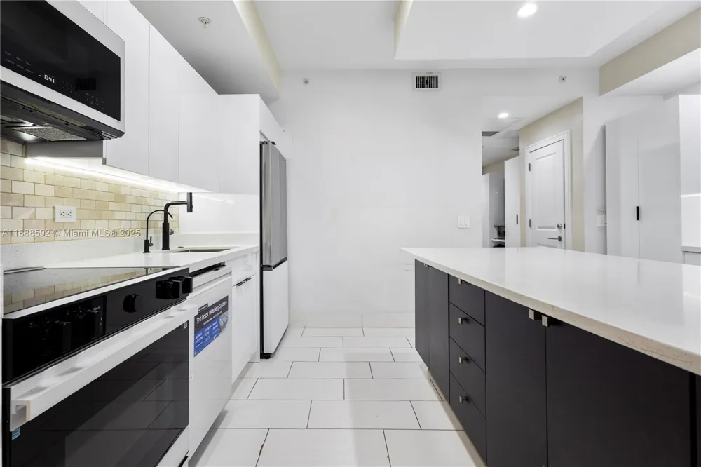 5300 NW 87th Ave #1212 Doral, FL 33178