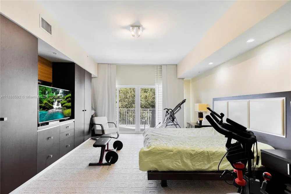 5300 NW 87th Ave #1212 Doral, FL 33178