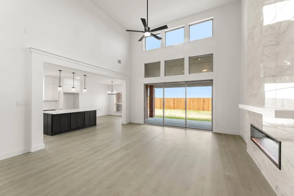 804 S Hidden Lakes Drive DeSoto, TX 75115