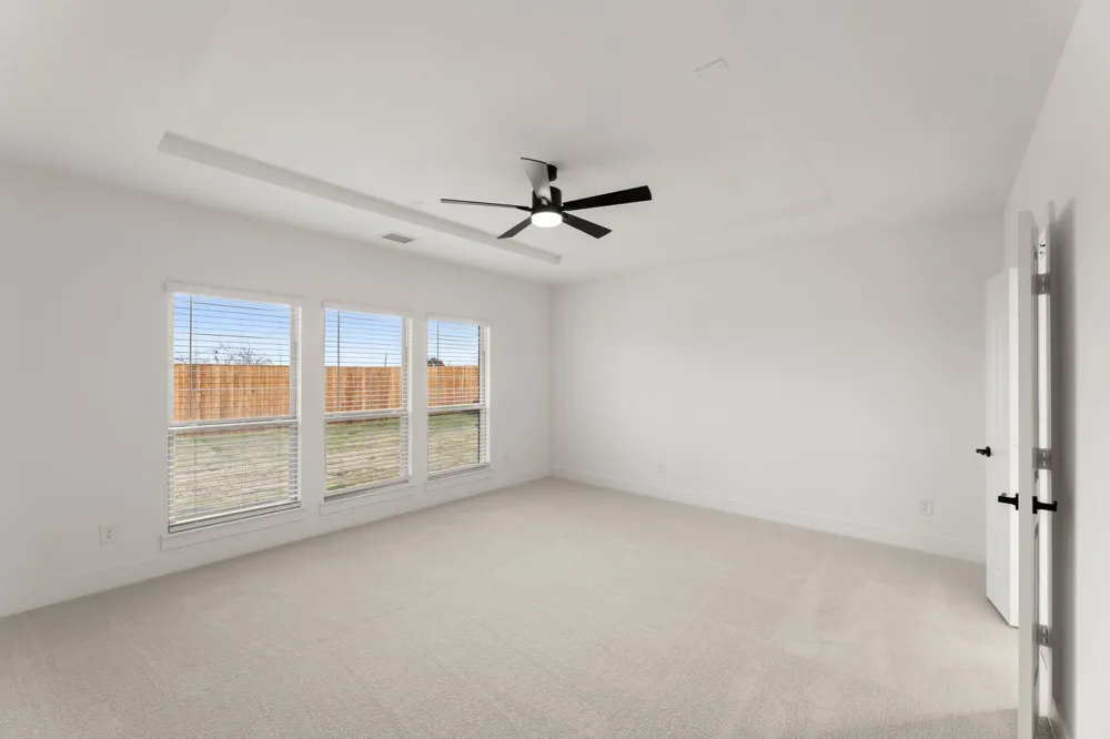 804 S Hidden Lakes Drive DeSoto, TX 75115