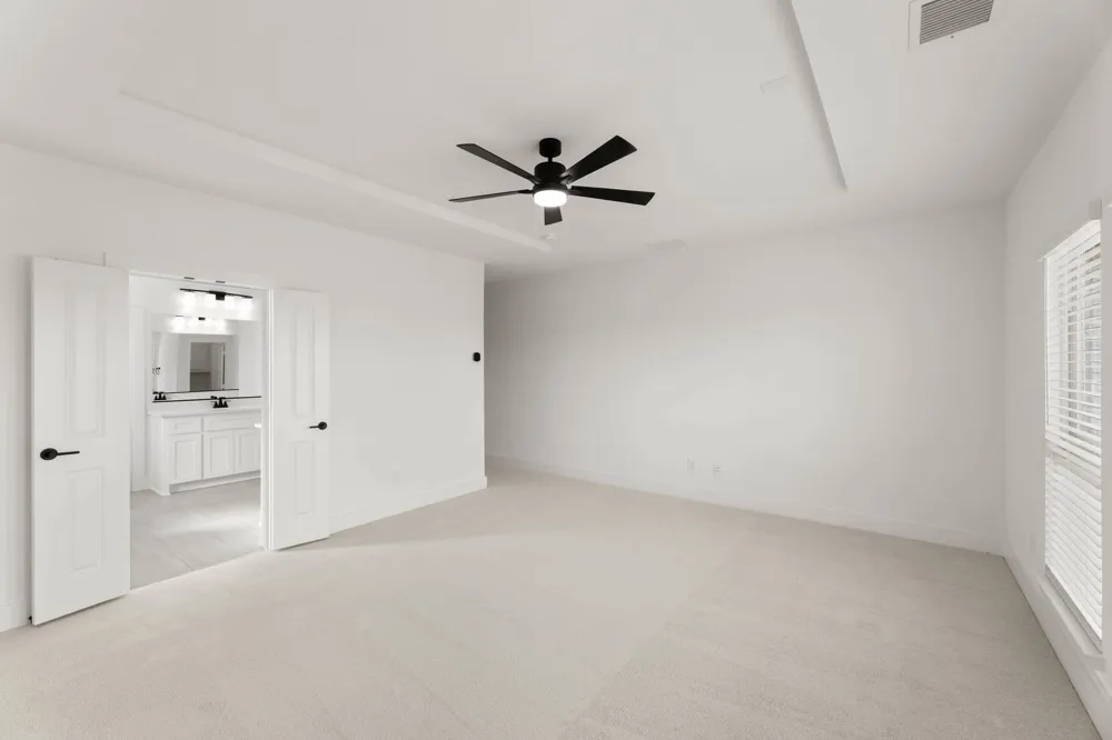 804 S Hidden Lakes Drive DeSoto, TX 75115