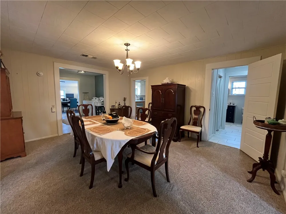 1102 Travis Cameron, TX 76520
