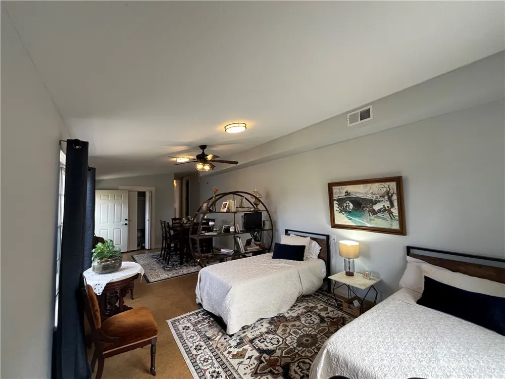 1102 Travis Cameron, TX 76520