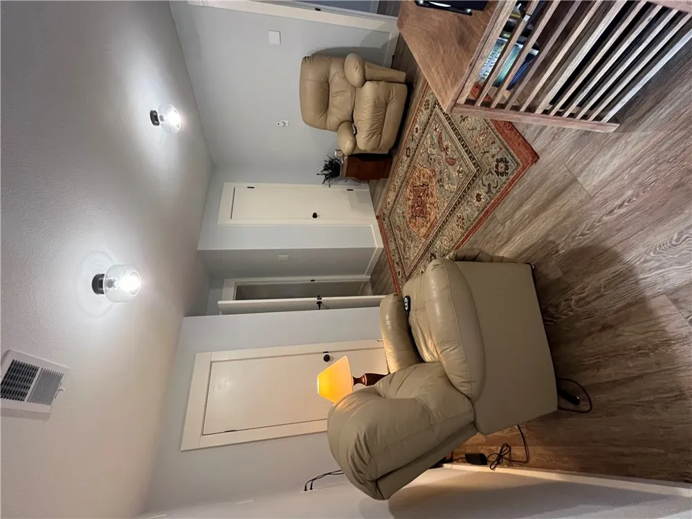 1102 Travis Cameron, TX 76520
