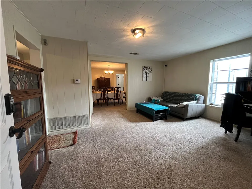 1102 Travis Cameron, TX 76520