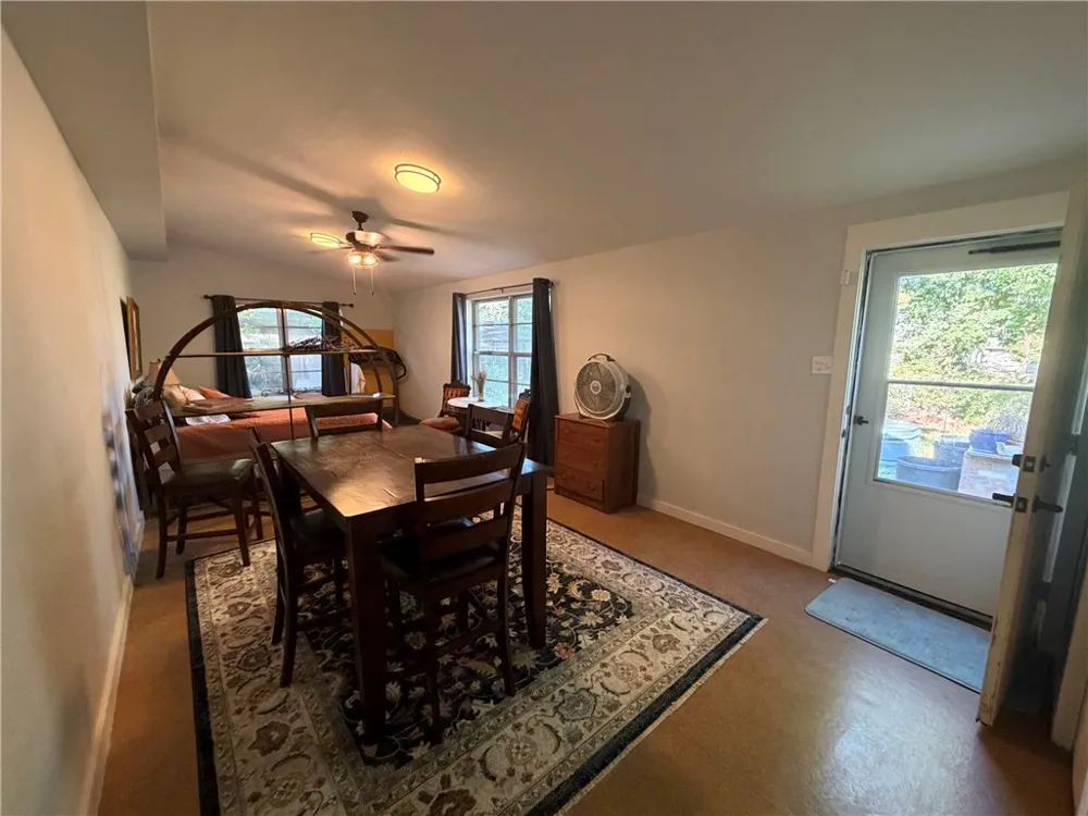 1102 Travis Cameron, TX 76520