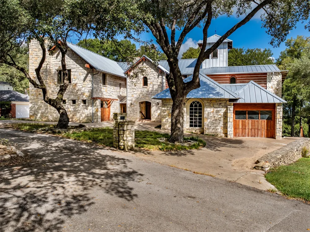 206 Rolling Hill Drive La Grange, TX 78945