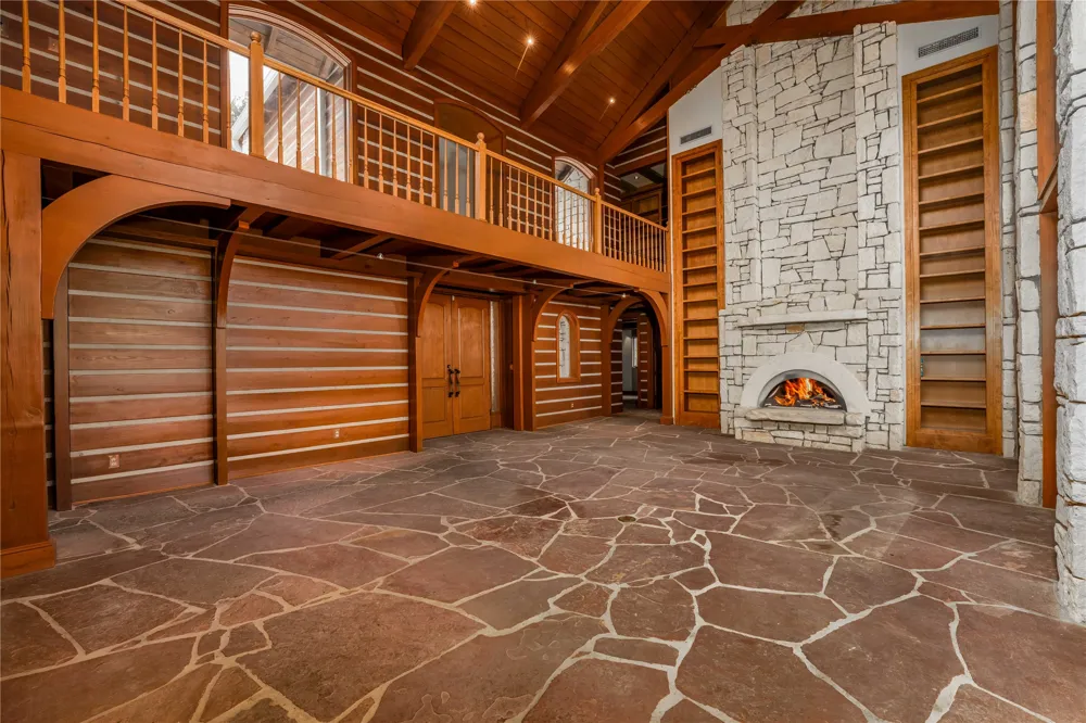 206 Rolling Hill Drive La Grange, TX 78945