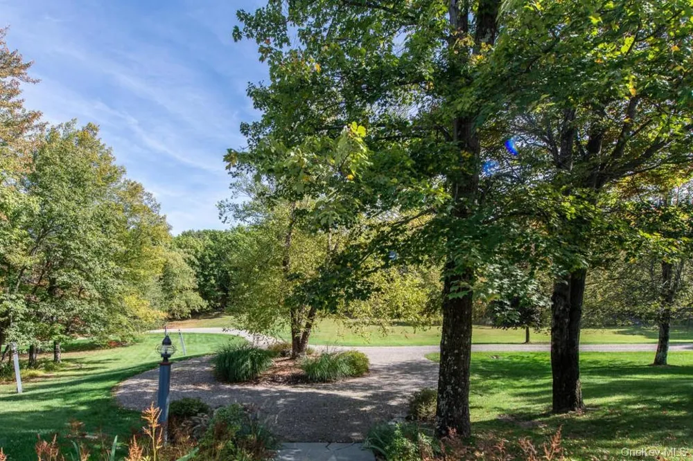 926 Turkey Hill Road Red Hook, NY 12571