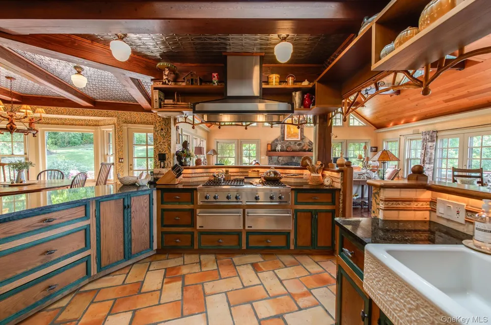 926 Turkey Hill Road Red Hook, NY 12571