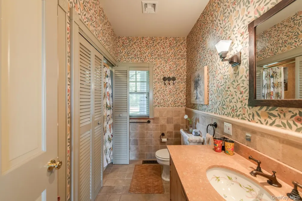 926 Turkey Hill Road Red Hook, NY 12571