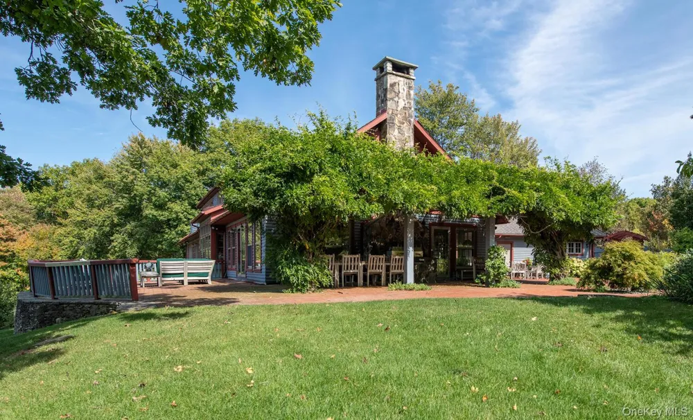 926 Turkey Hill Road Red Hook, NY 12571