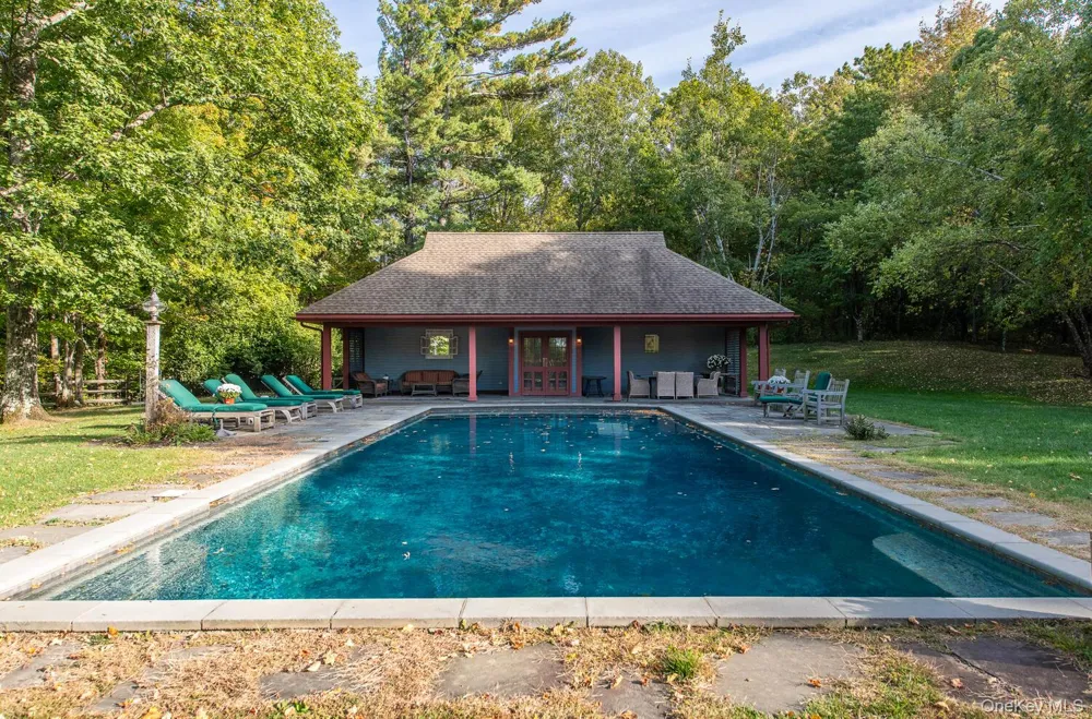 926 Turkey Hill Road Red Hook, NY 12571