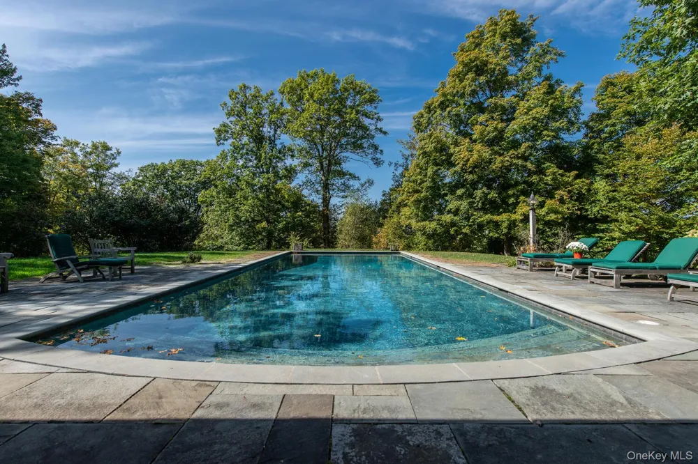 926 Turkey Hill Road Red Hook, NY 12571