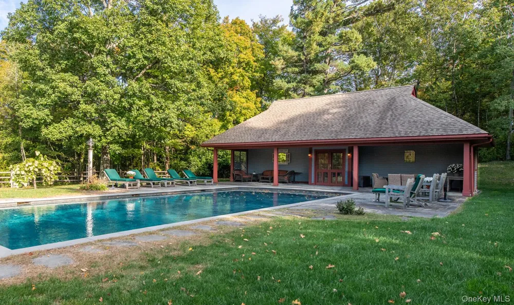 926 Turkey Hill Road Red Hook, NY 12571