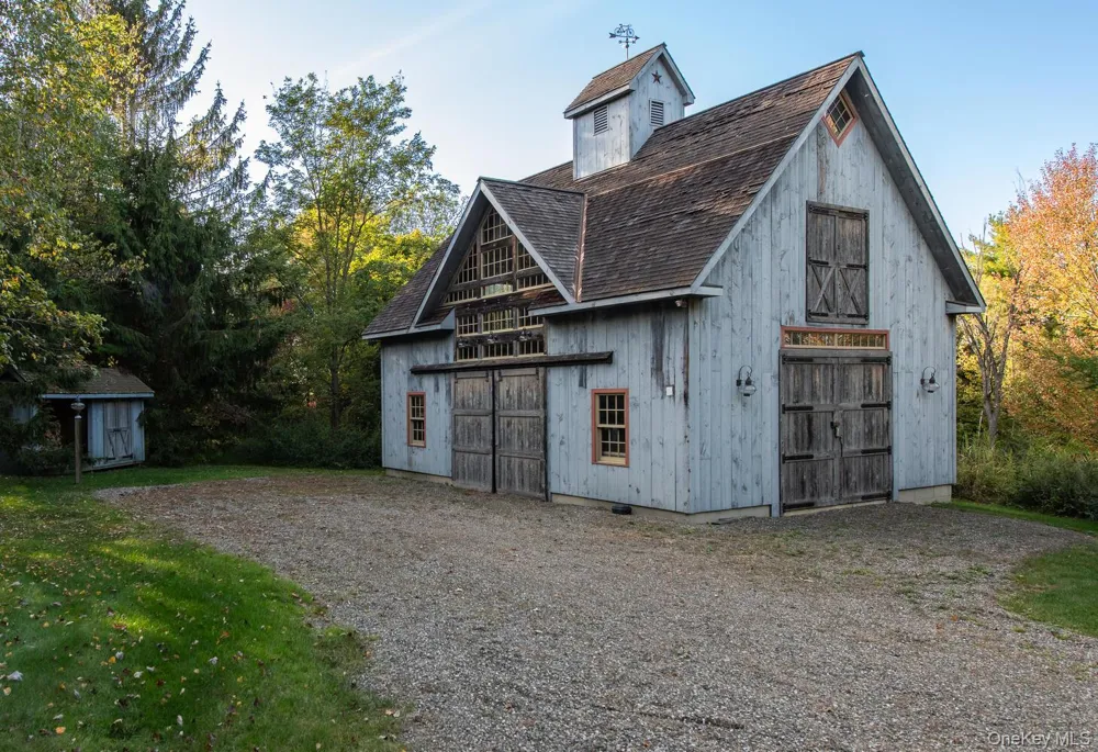 926 Turkey Hill Road Red Hook, NY 12571