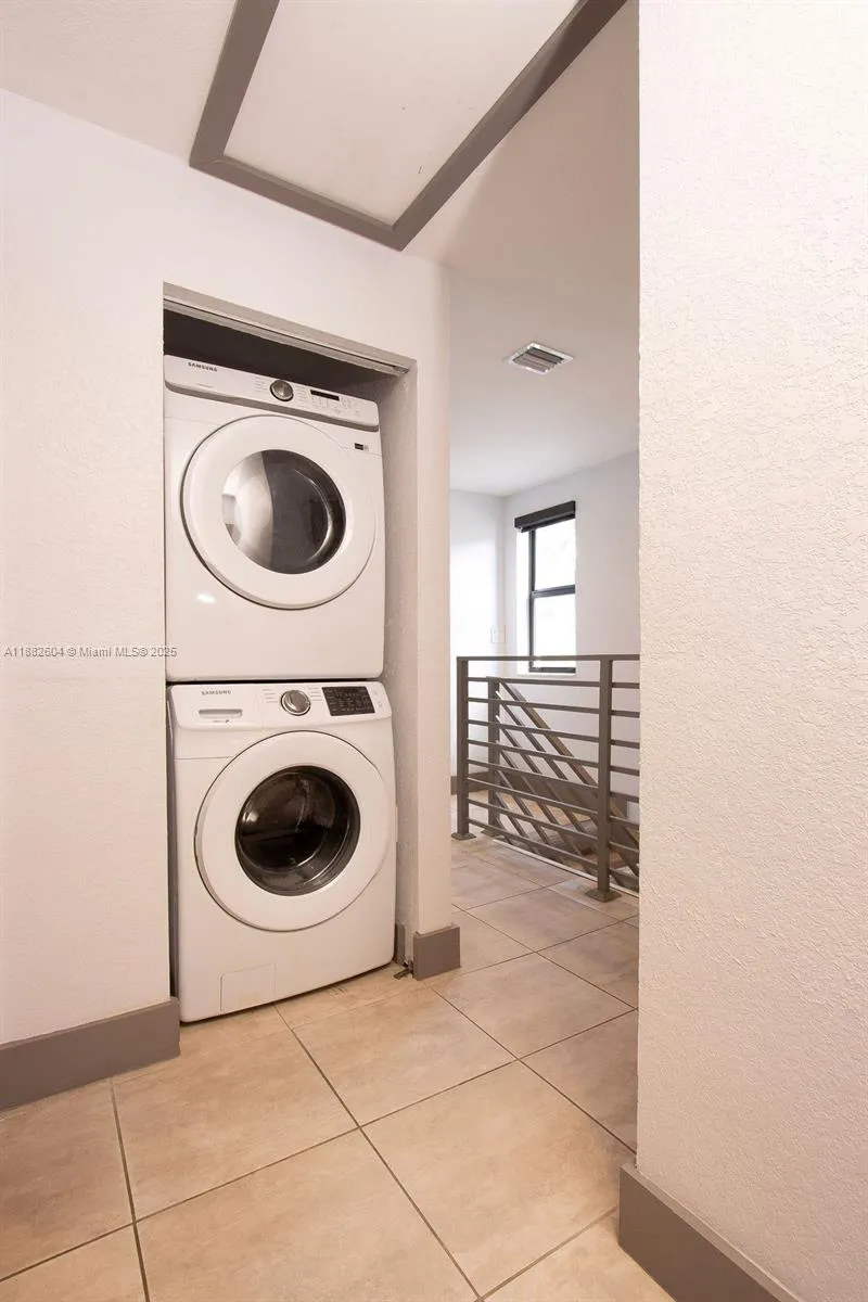 2061 Washington Ave #4 Opa-Locka, FL 33054